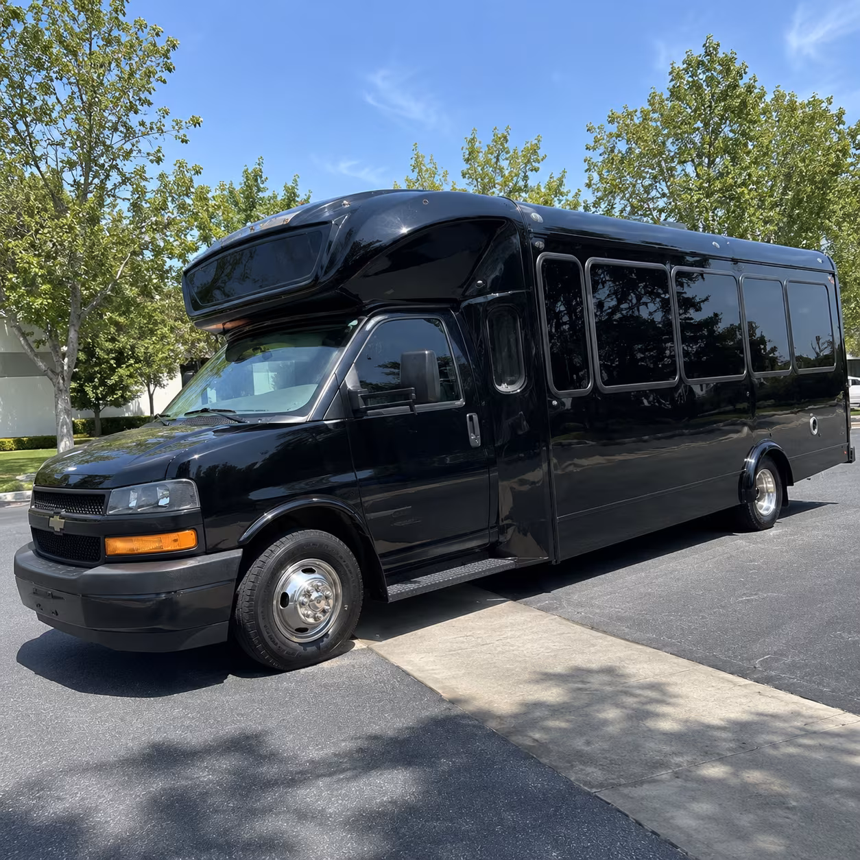 eastvale 15 passenger party bus