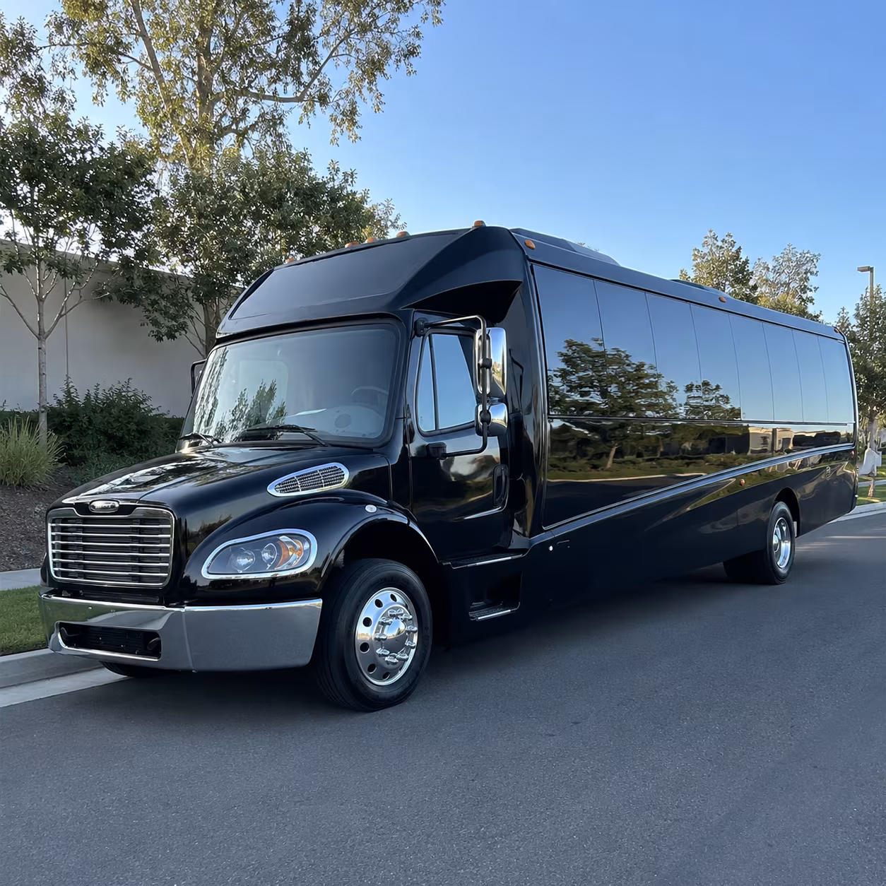 eastvale 28 passenger minibus