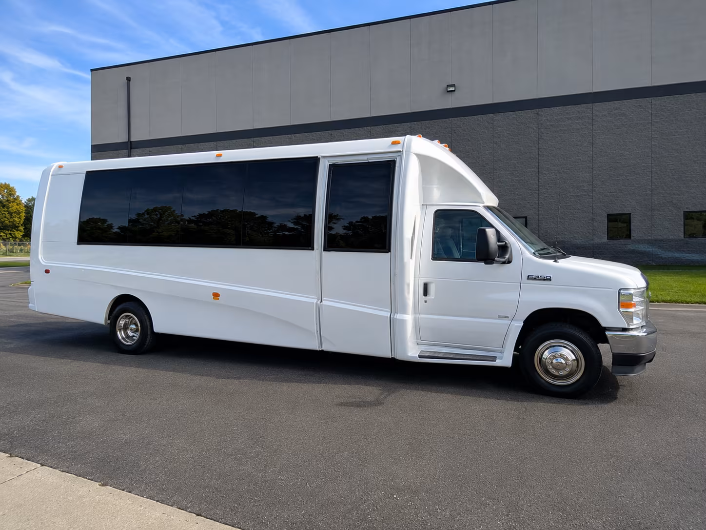 employee shuttle buses for eastvale s growing business parks